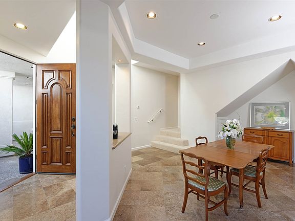 3rd image of 538 Palomar Ave