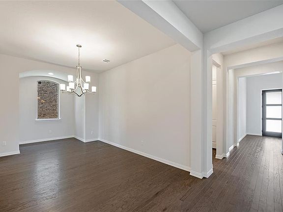 4th image of 8616 Bethpage Dr