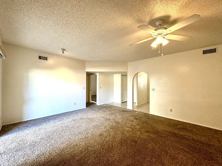 8144 E Rivenoak Dr — Photo 15