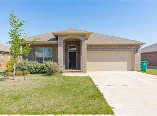10221 NW 25th St, Yukon, OK 73099