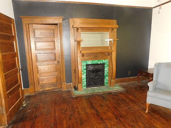 3rd image of 1225 Fountain Ct