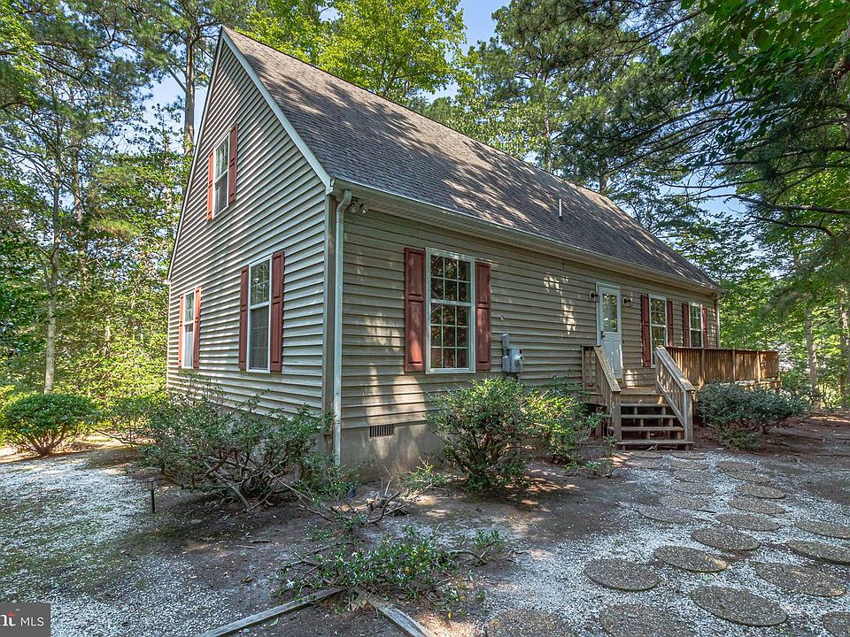 1st image of 105 Emerald Cove Rd