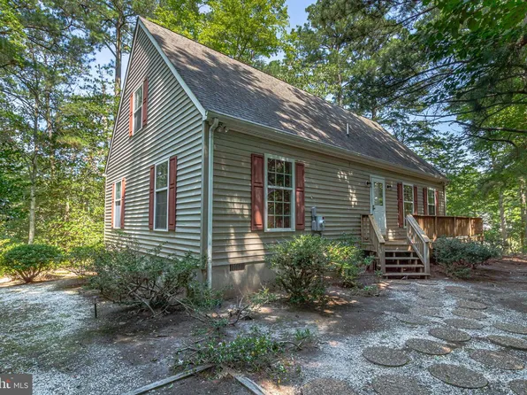 105 Emerald Cove Rd, Reedville, VA 22539