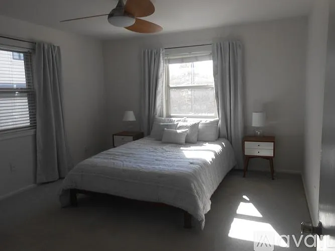 Building Photo - 2417 Rosamond St #2417