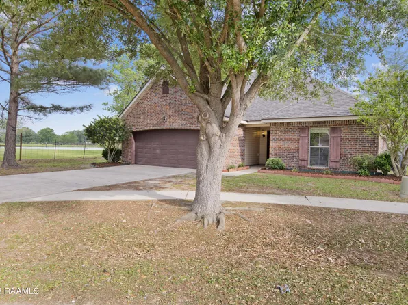 106 Pelican Haven Cv, Carencro, LA 70520