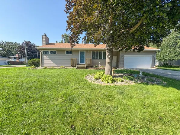 812 S 12th Ave W, Newton, IA 50208