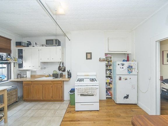 2nd image of 255 Powers St #1BB
