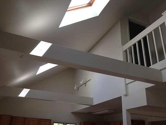 Vaulted ceiling. Skylights.