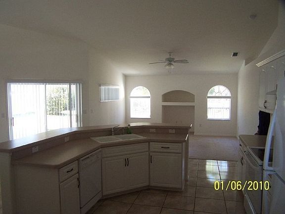 4th image of 90 Presidential Ln