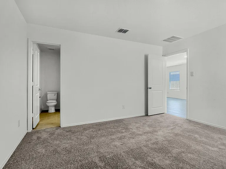 402 Harvest St — Photo 18