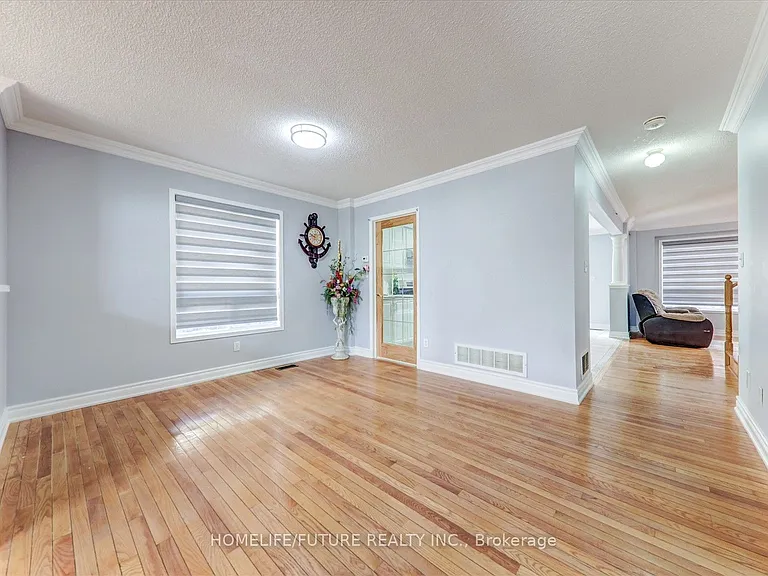 69 Heatherdale Dr #MAIN 2ND — Photo 8