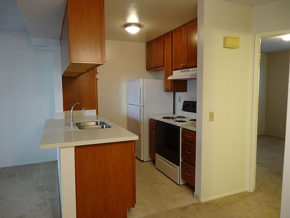 5th image of 4454 Cherokee Ave APT 3