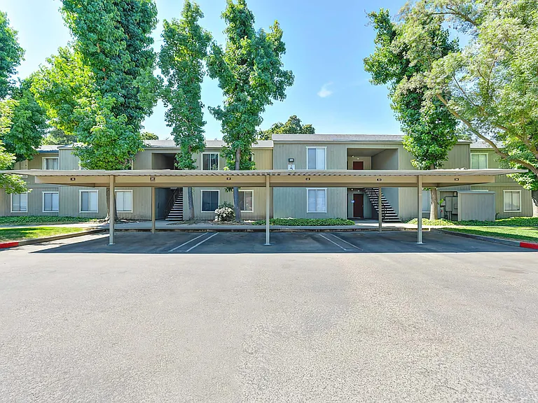 The Redwoods Apartments — Photo 25