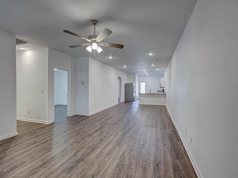 735 Short Leaf Ln — Photo 7