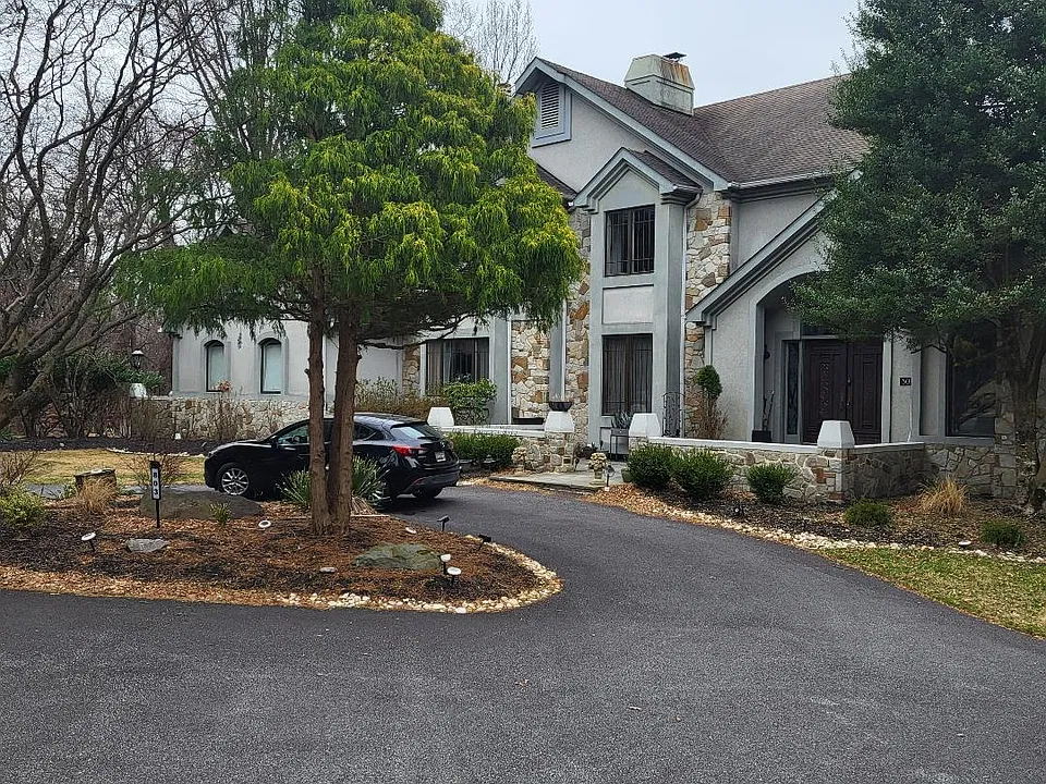 803 Hillstead Dr