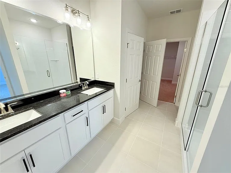 237 Station Ln — Photo 16