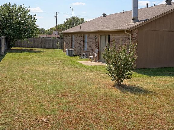 4th image of 2714 Casa Blanca Ct S
