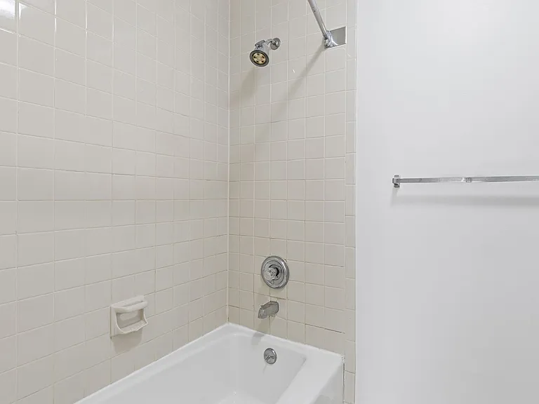 Kilgore Apartments (ANR Kalamazoo LDHA, LLC) — Photo 13