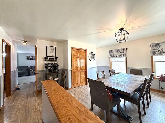 2nd image of 261 Greenwich Rd