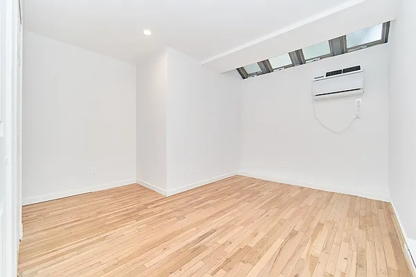 Rented by Living New York | media 21