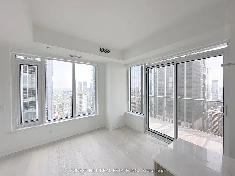 11 Yorkville Ave #3307 — Photo 12