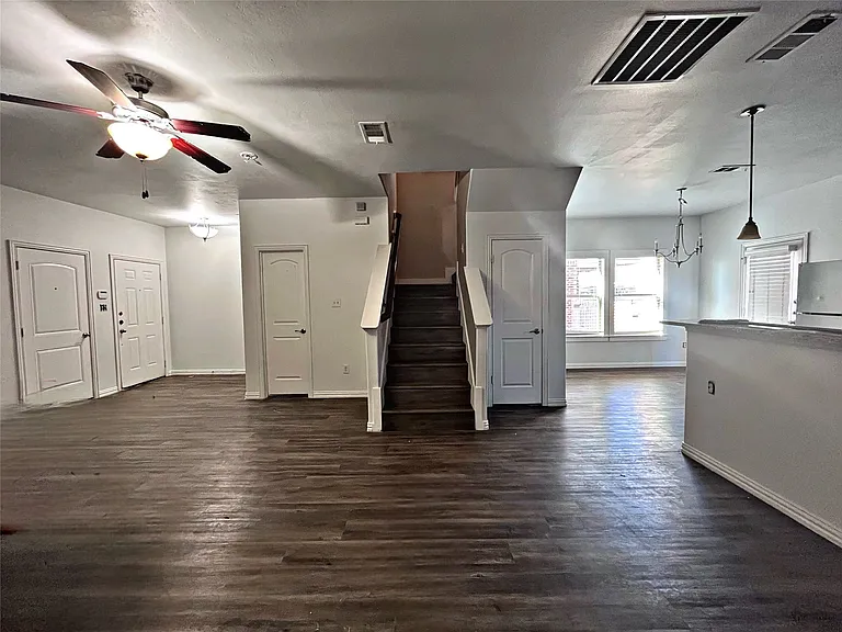 4916 Villas Dr #4916 — Photo 11