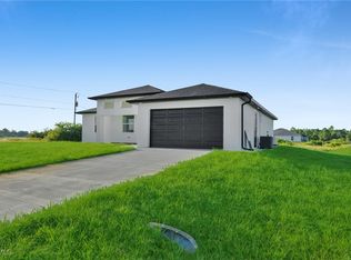 4206 E 15th St, Lehigh Acres, FL 33972