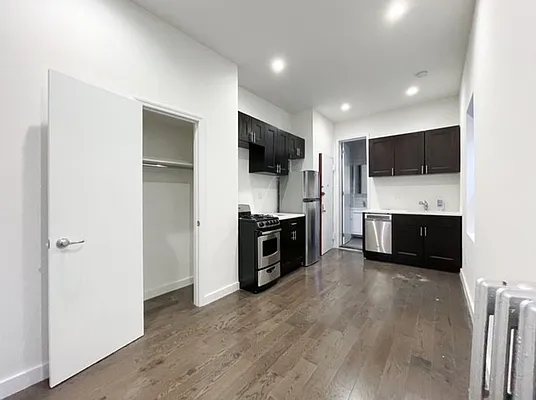 Rented by Kahen Properties | media 1