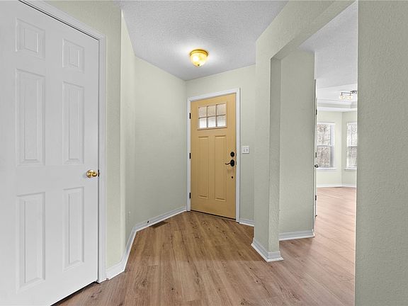 5th image of 61 Argyll Dr