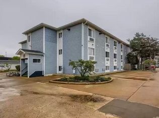 3130 W Monroe St APT 211, Waukegan, IL 60085