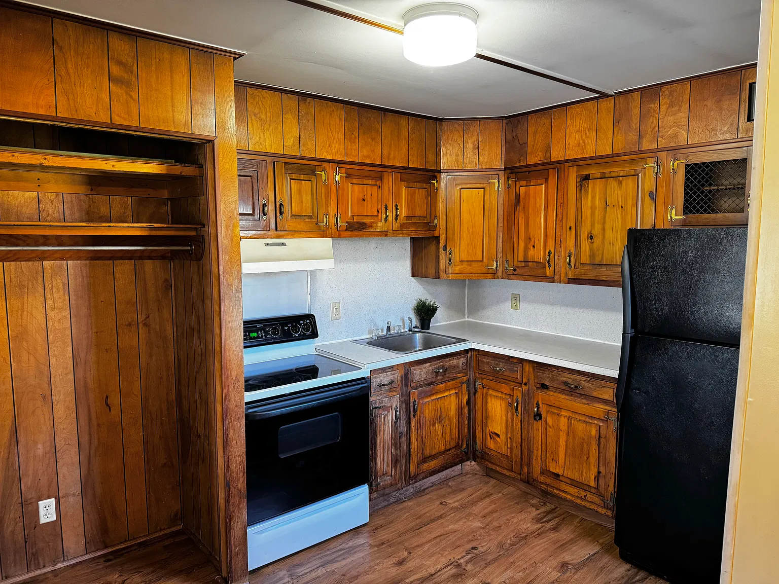 2 bed, $850 — Photo 2