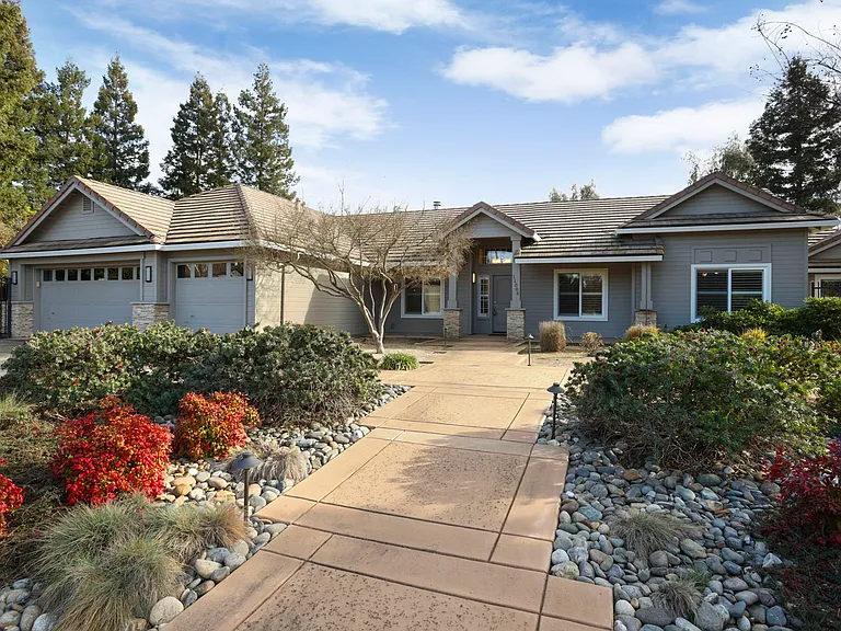 11006 Wild Oak Dr — Photo 2