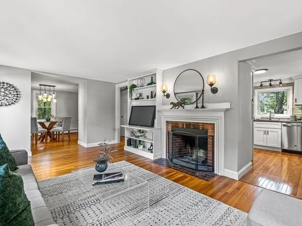 36 Mount Vernon Ave, Melrose, MA 02176