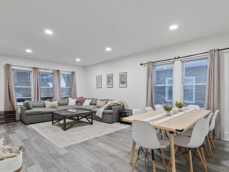 429 S Kenwood Ave — Photo 3