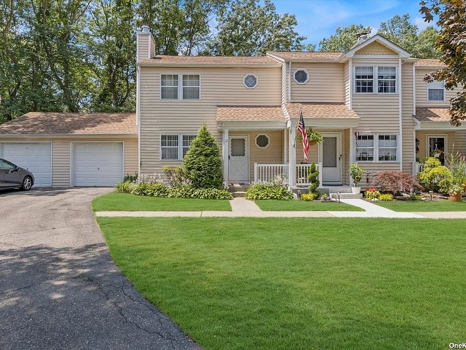 12 Hopkins Commons UNIT 12, Yaphank, NY 11980 Zillow