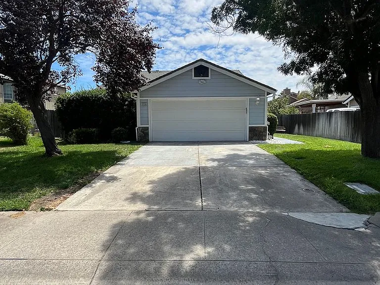 836 Marsh Creek Dr — Photo 1