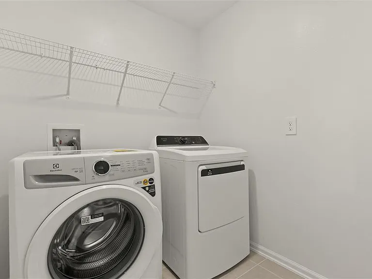 3362 Alexander Dr — Photo 20