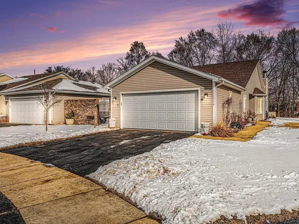 11314 Valley Dr, Saint John, IN 46373