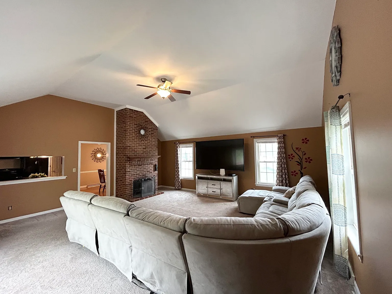 35 Fox Meadow Dr — Photo 4