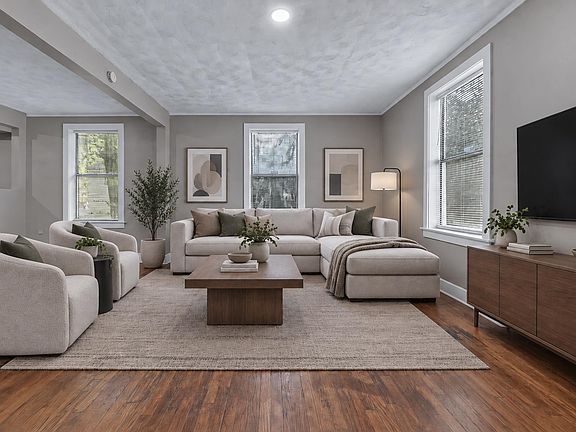 4th image of 2325 Riley Ave
