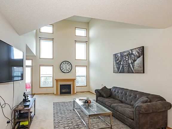 2nd image of 15594 Crab Apple Ln