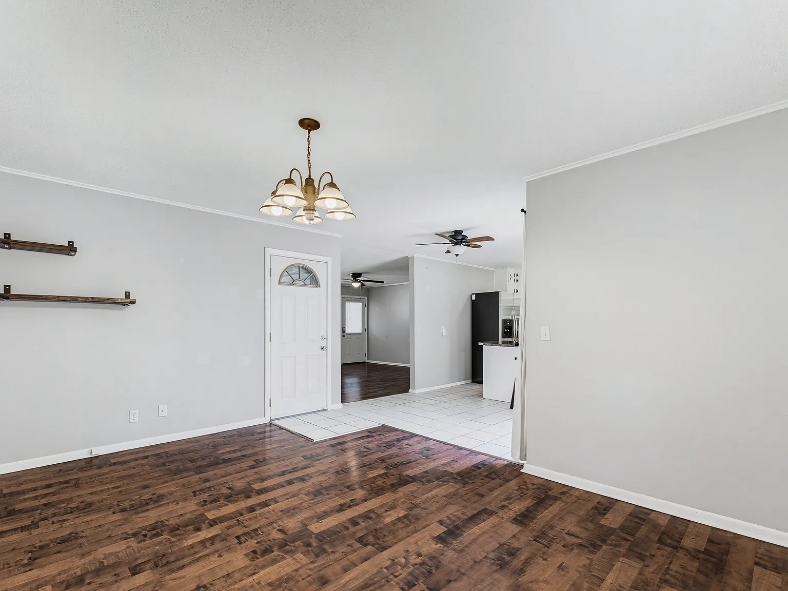 2324 W Holly St — Photo 4