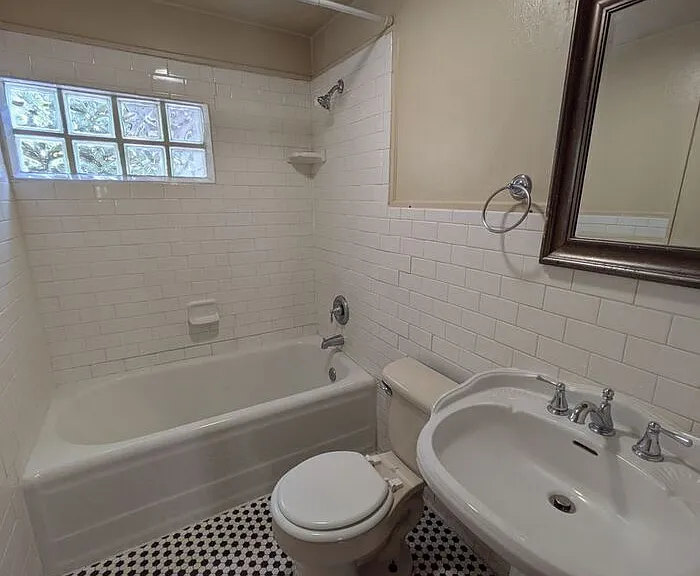 549 2nd St NE #B — Photo 10