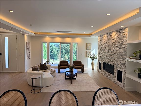 5th image of 4305 NE 26 Place