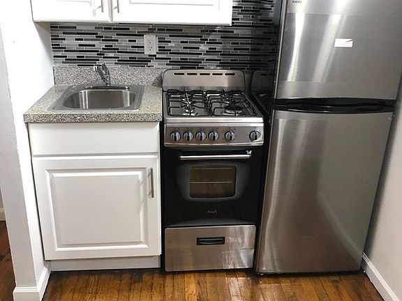 2nd image of 340 E 13th St APT 10