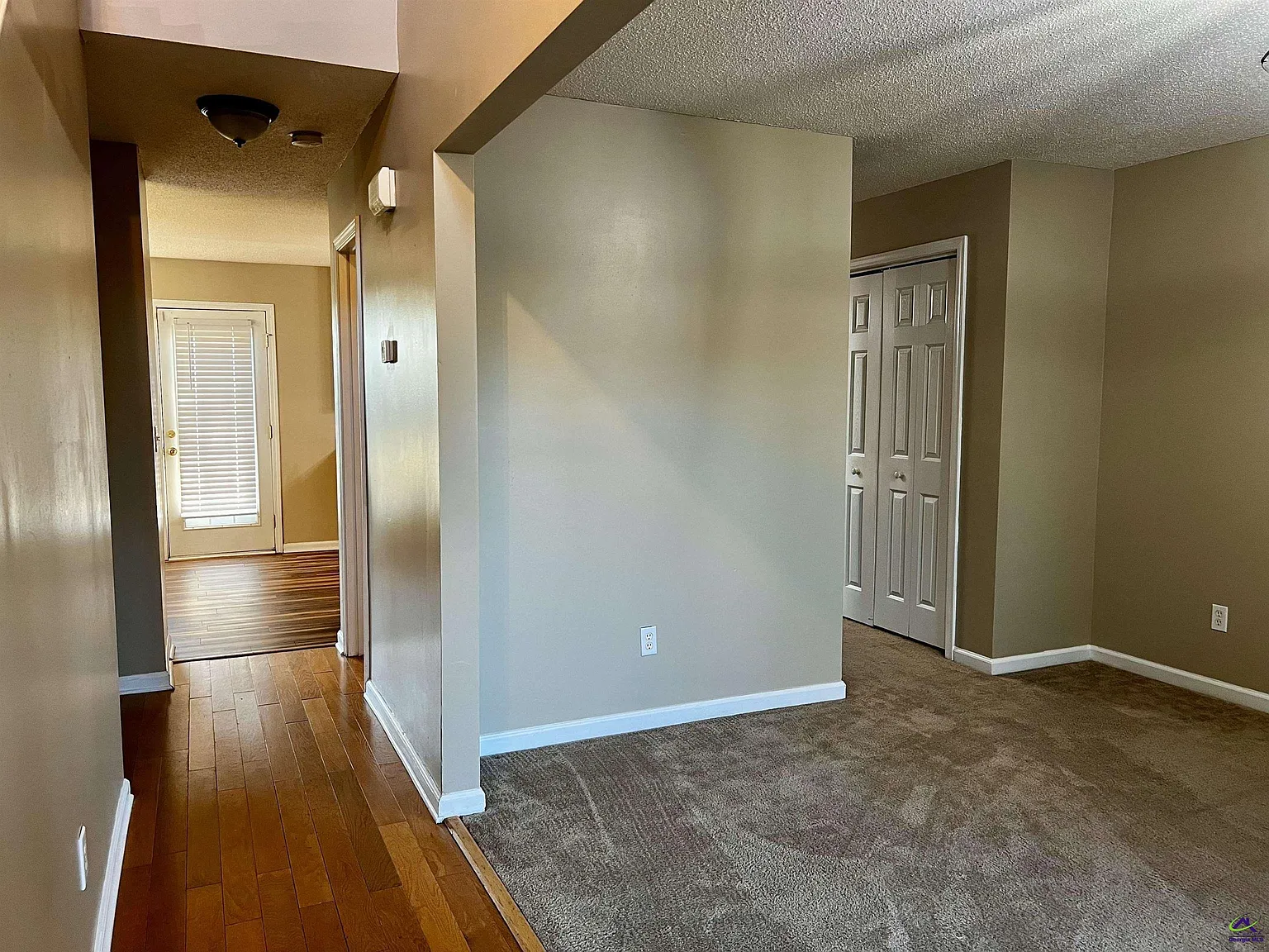 4 bed, 2.5 bath, 1991 sqft, $1,950 — Photo 4