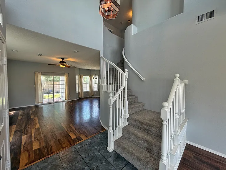 7300 Tricia Rd NE — Photo 3