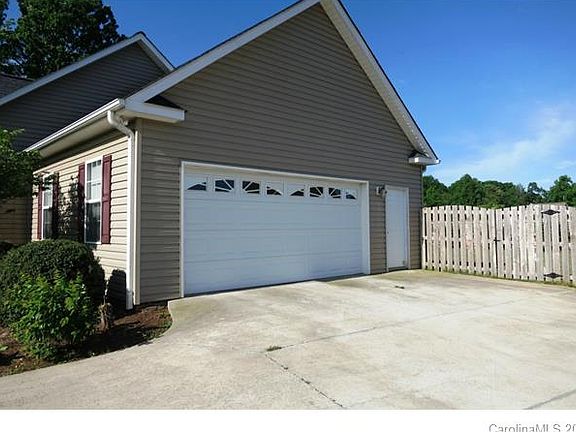 2nd image of 112 Bird Haven Dr