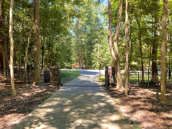 4th image of 6670 Kings Grant Way