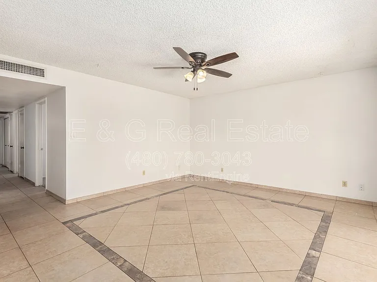 4013 S Hazelton Ln — Photo 6